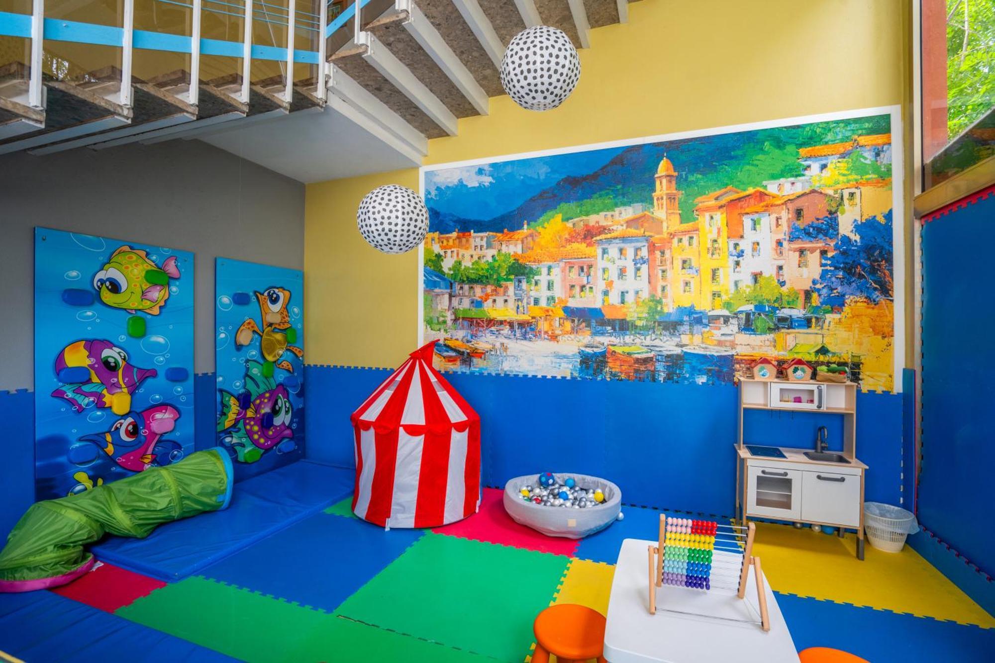 Hotel Loris - Valentini Family Village ベラーリア・イジェア・マリーナ エクステリア 写真